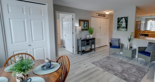 Riptide Escape Vacation Beach Condo, Ocean Shores