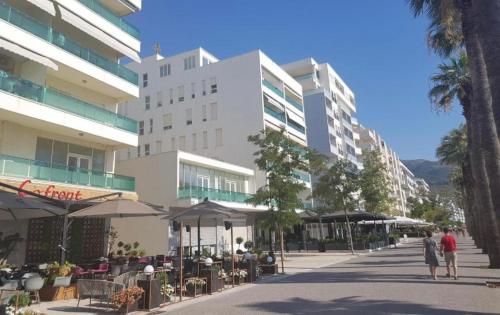 One-Bedroom Apartment image 1