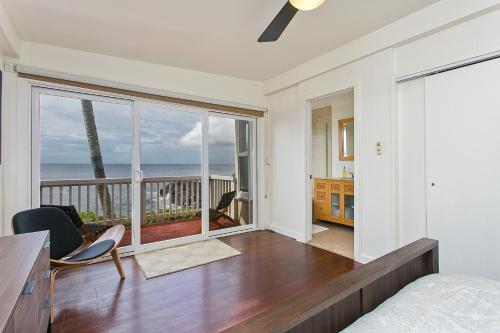 Waimea Bay Shoreline House