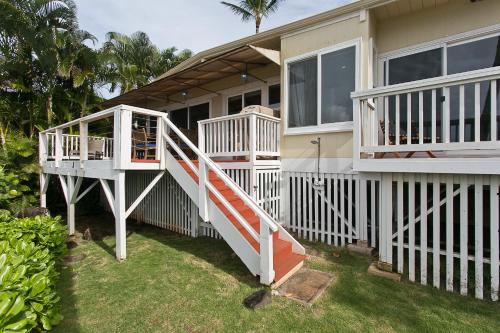 Waimea Bay Shoreline House