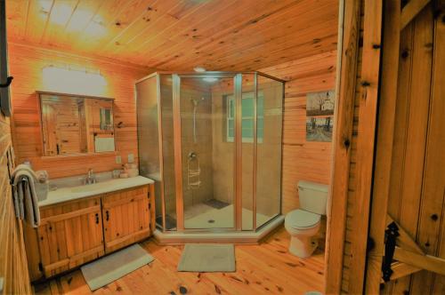 Hickory Hollow Hideaway - image 12