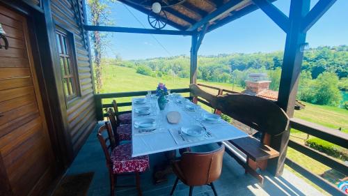 Balkons/terase, House for rent Mrežnica (House for rent Mreznica) in Galović Selo