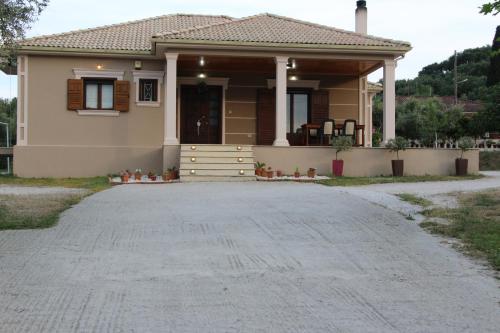Roufala Villa gîte à louer Áno Yerakaríon