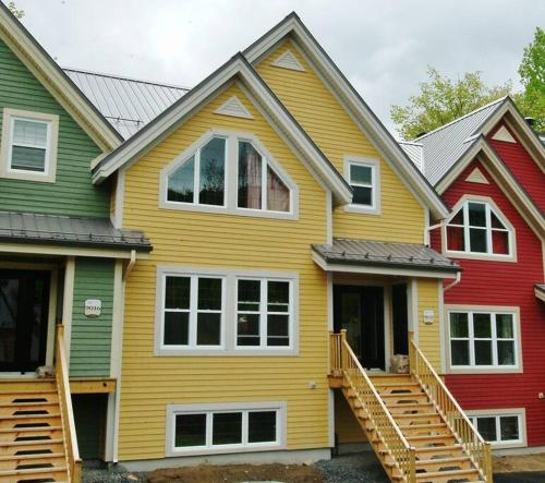 Alpages 9015 -Les Chalets Alpins Stoneham in Stoneham (QC)