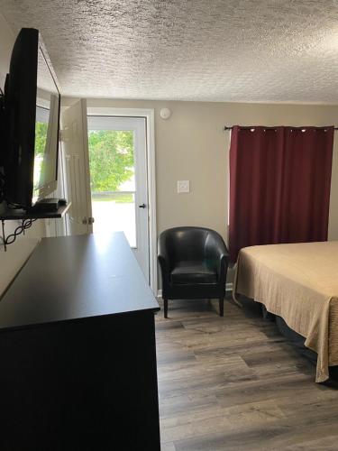 The New Lantern Motel - image 10