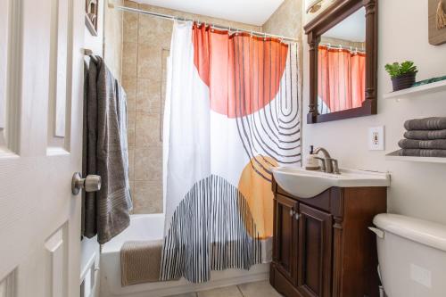 3 Bedrooms House in Waldo Kansas City in Kansas City, USA