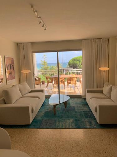 EPIS – large luxury apartment with sea view