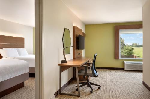 Holiday Inn Express & Suites Searcy, an IHG Hotel