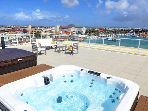 *NEW* 2Bd 2Bath APT with Ocean View, Pool, Gym in Oranjestad