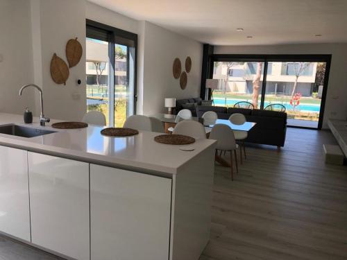 Magnífico Chalet en urbanización ROCHE gîte à louer Roche