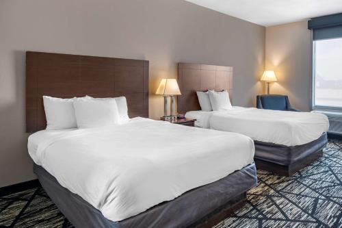 Queen Room with Two Queen Beds - Non-Smoking