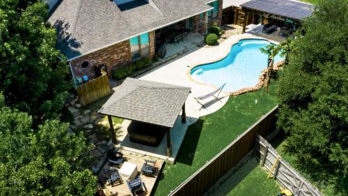 Pool house with hot tub and cinema