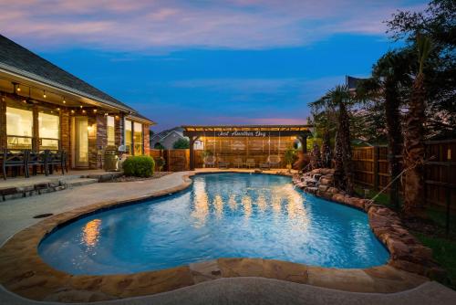 Pool house with hot tub and cinema