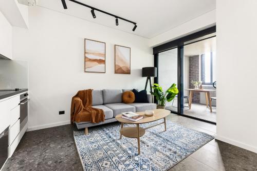 Cinema Suites Apartments by Urban Rest - main image