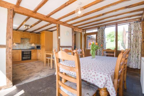 Owl Barn Hereford - image 11