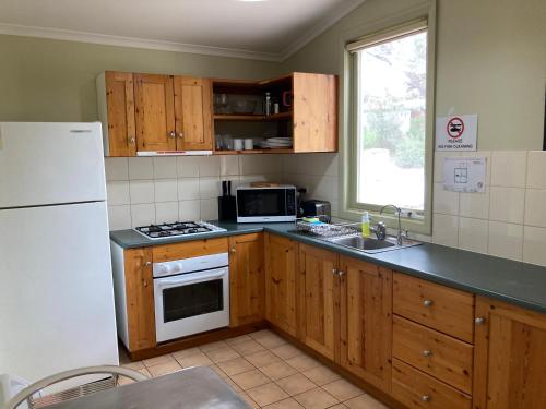 Gatehouse Lodge - Dhilba Guuranda-Innes National Park in Marion Bay