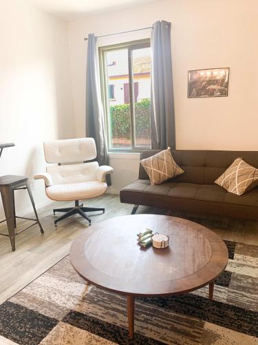 Just renovated 1 bed 1 bath home near LAX Stadium Forum - main image