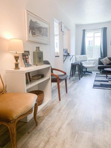 Just renovated 1 bed 1 bath home near LAX Stadium Forum - image 6