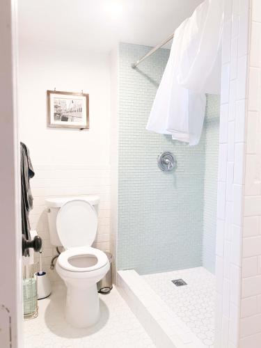 Just renovated 1 bed 1 bath home near LAX Stadium Forum - image 14