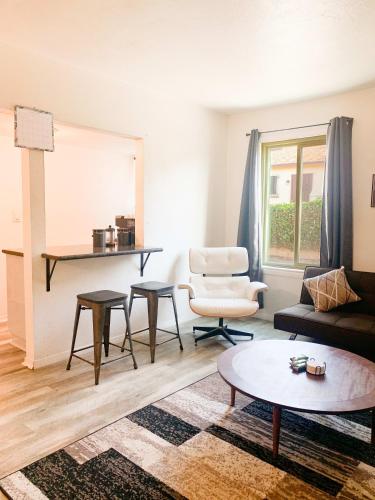 Just renovated 1 bed 1 bath home near LAX Stadium Forum - image 9