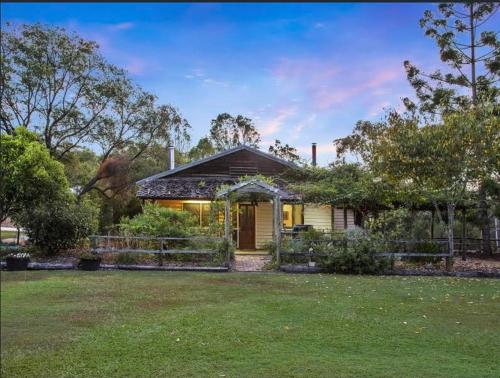 Barney Creek Vineyard Cottages in Hinterland