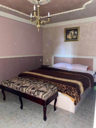 1 queen bed