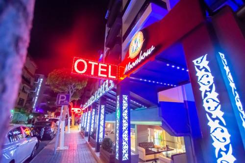 MOONBOW BEACH HOTEL - 출입구