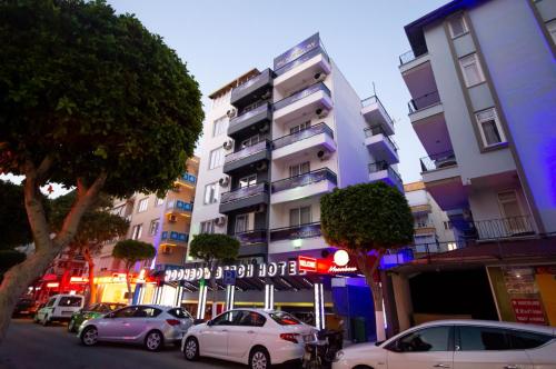 MOONBOW BEACH HOTEL - 숙소 외관