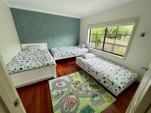 Sails to Sea - 4 Bedroom Pet Friendly Private Pool in Pambula