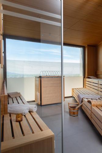 ซาวน่า, hirschen dornbirn - das boutiquestyle hotel - skyrelax & wellness im rooftop in ดอร์นเบิร์น