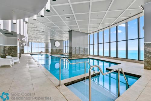 Ocean Surfers Paradise - gclr - 수영장