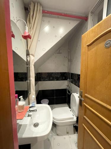 DAR AYOUB - Entire House Near PALAIS MARCHAN - Updated 2024 DAR AYOUB - Entire House Near PALAIS MARCHAN - Updated 2024