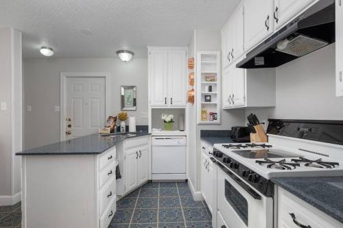 Summer Deal! Grand Performance Home in Downtown Fort Worth Stockyard, Globe Life, AT&T in Fort Worth, USA