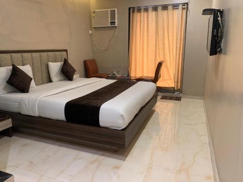 Hotel Merakee - Near Dahisar Mira Road Mumbai