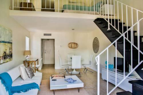 Suites at Coral Resorts in Key Biscayne (FL)