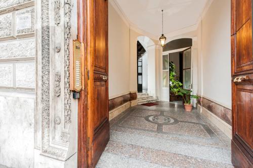 Entrance, Charme 308 in Navona