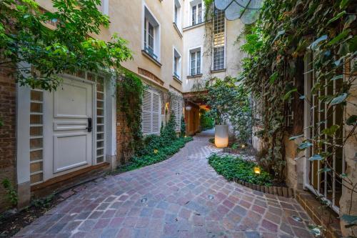 Facilities, Les Patios du Marais 2 in 3rd - Temple - Republique