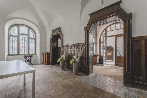 ล็อบบี้, Zámecký areál Holovousy (Zamecky areal Holovousy) in ออริเซ