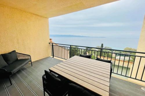 Nice and bright 60 m with TERRACE-VIEW on the SEA - Location saisonnière - Ajaccio