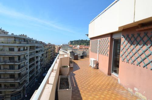 Superb apartment with terrace and view for 4 persons in Nice Le Port