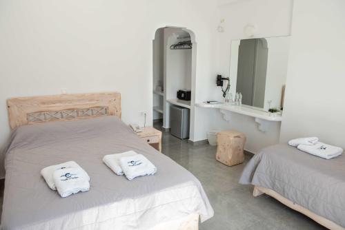 Cyclades Hotel - image 8