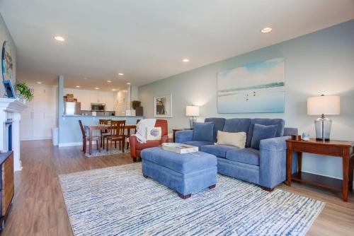 Oceanfront Gem - Beach Retreat In Solana Beach Condo - image 6