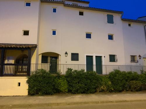 Appartement rue de l'amarrage à PORT GRIMAUD avec Terrasse vue canaux et garage Appartement rue de l'amarrage à PORT GRIMAUD avec Terrasse vue canaux et garage