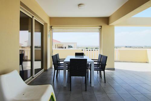 Balcony/terrace, Seaside Luxury Flat Pervolia in Perivolia