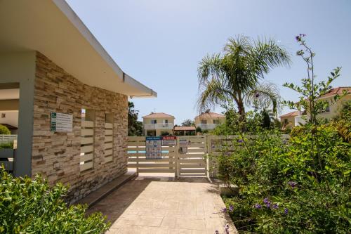 Exterior view, Seaside Luxury Flat Pervolia in Perivolia