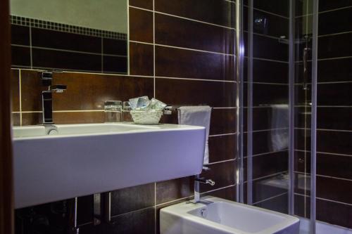 Superior Triple Room image 1