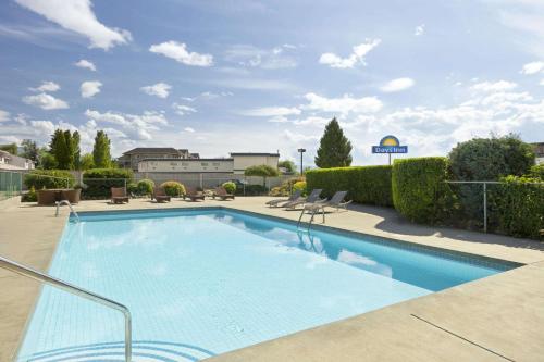 Days Inn by Wyndham Kelowna