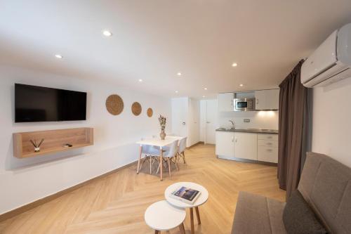  Apartamentos Blanco Sol in Cala Vadella