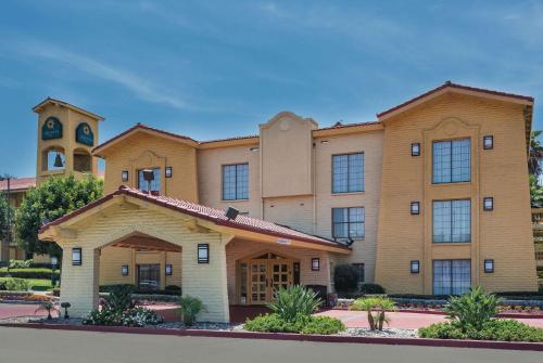 Exterior view, La Quinta Inn by Wyndham San Diego Chula Vista in Chula Vista (CA)