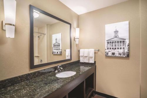 La Quinta Inn & Suites by Wyndham Smyrna Tennessee - Nashville